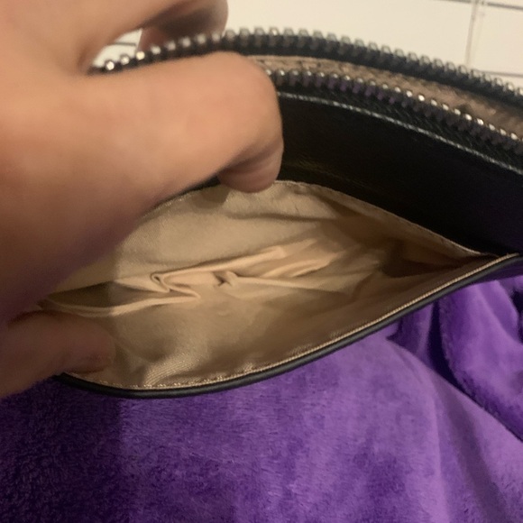 Dana Buchman Black Crossbody Purse, Preloved in great excellent used condition. - Picture 3 of 9